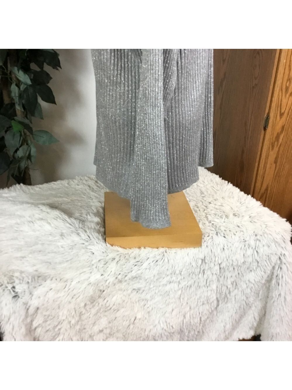Lane Bryant silver metallic stretchy long sleeve sweater Woman’s 26/28 - Picture 12 of 16